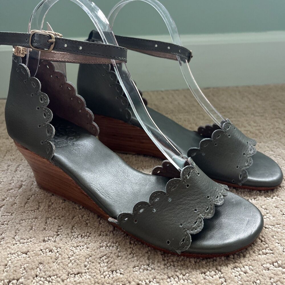 Bali Elf Dreamland Wedge Size 8 Khaki Green Leather Scallop Ankle Strap Sandals
